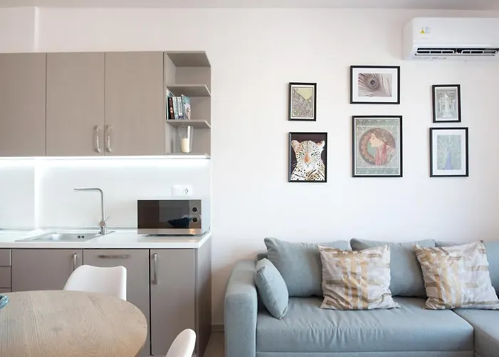 Daphne By Halu! : Downtown Family Penthouse