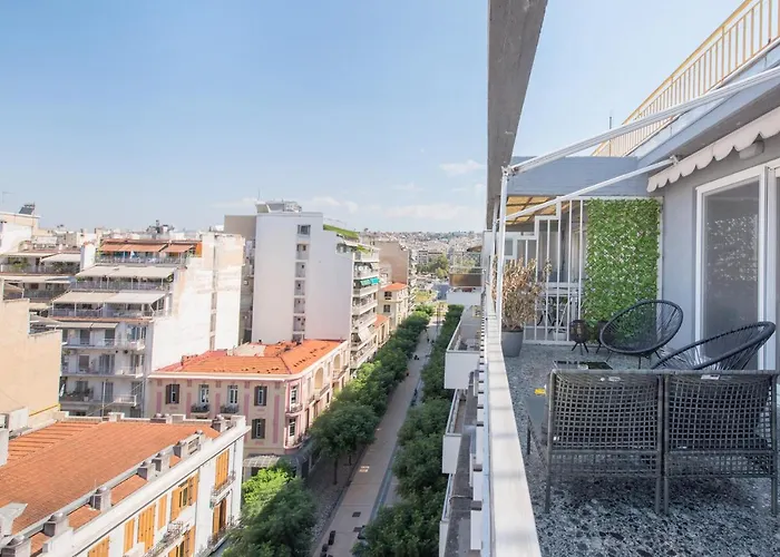 Daphne By Halu! : Downtown Family Penthouse